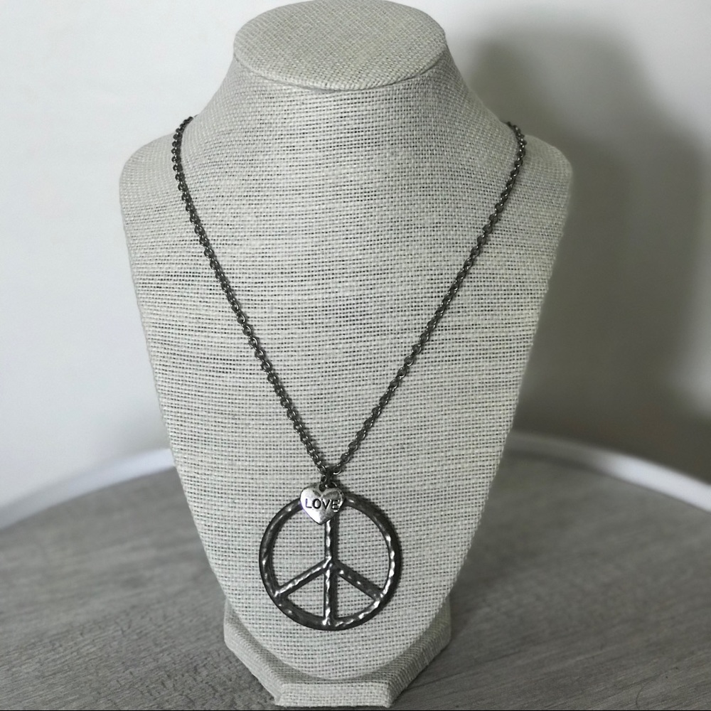 ⬇️ PRICE DROP! Silver Peace And Love Necklace